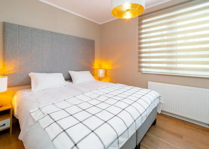 Everysky - Izerska 8 アパート *