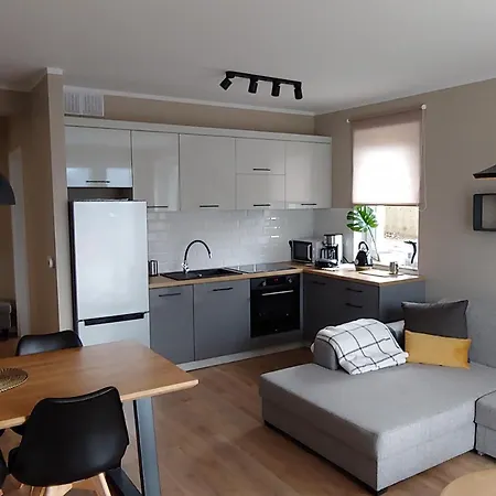 Everysky - Izerska 8 스클라르스카포렘바