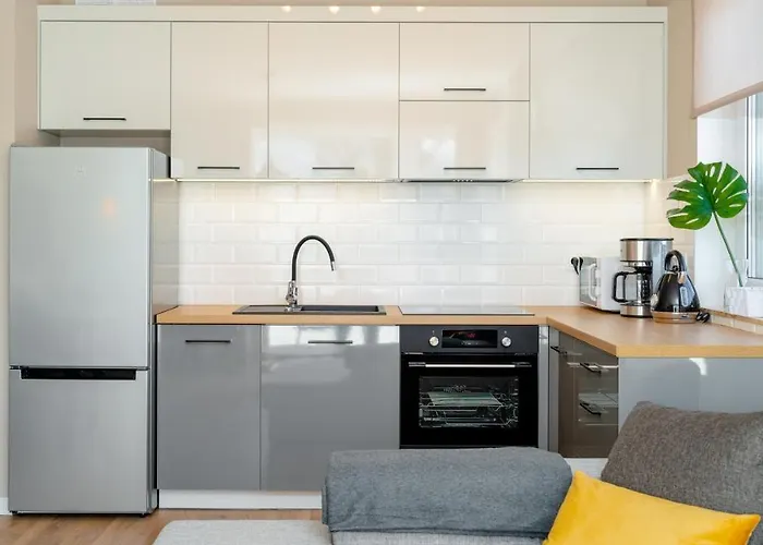 Апартаменты Everysky - Izerska 8 *